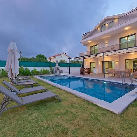 Вилла Oeluedeniz District, Prime Location - Asay
